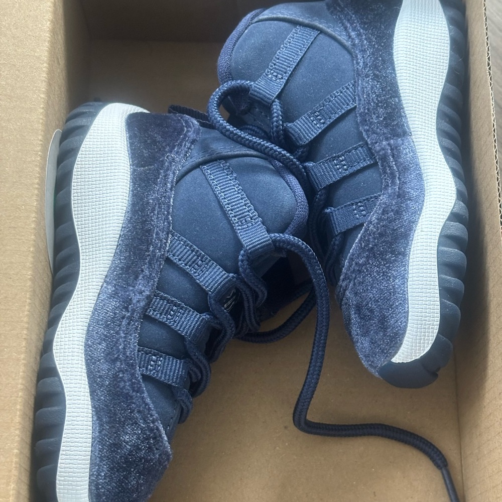 Jordan 11 Retro TD in Navy and Silver